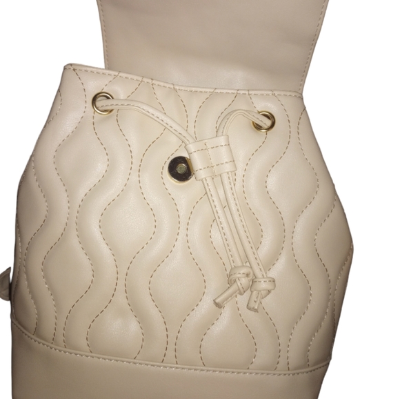 Alexis Bendel Women’s Vegan Leather Quilted Everyday Backpack for travel - Picture 5 of 10